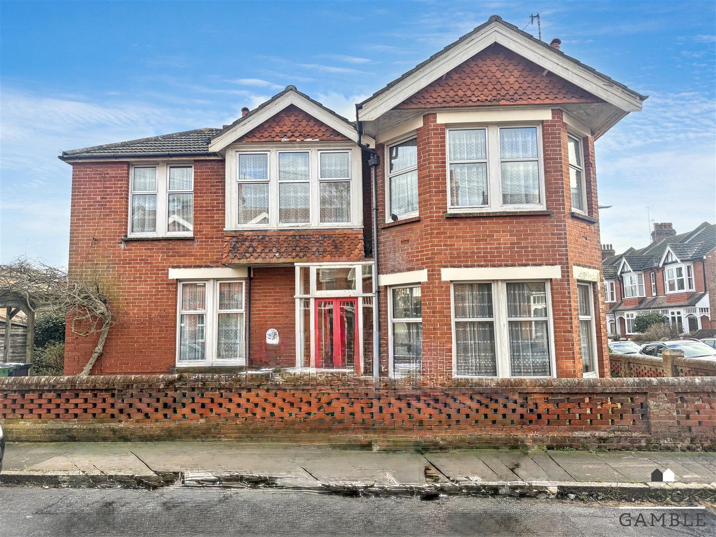 4 Bedroom House for Sale: £475,000. Gore Park Road in Eastbourne, East Sussex
